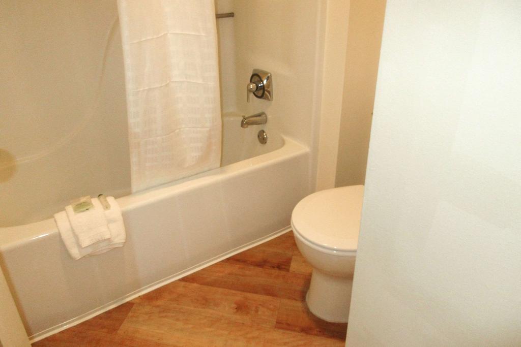 Quality Inn & Suites Raleigh Durham Airport - thumb 2