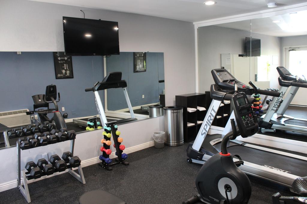 Stanford Inn & Suites Anaheim - thumb 1