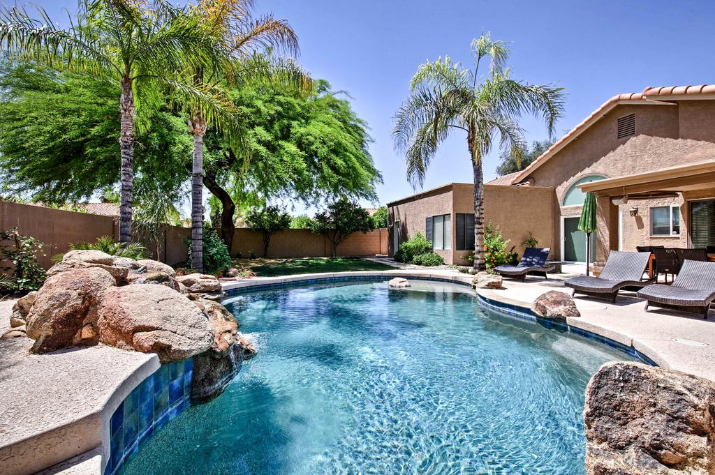 Upscale Tempe Abode With Heated Saltwater Pool And BBQ - thumb 0