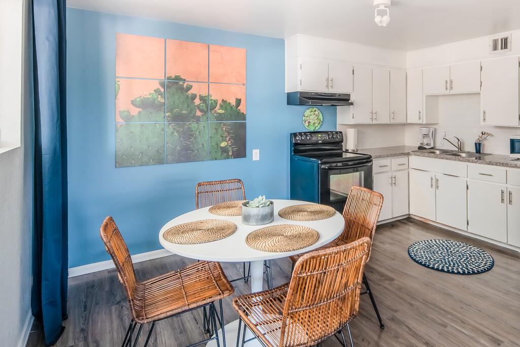 WanderJaunt - Bristol Manor - thumb 2