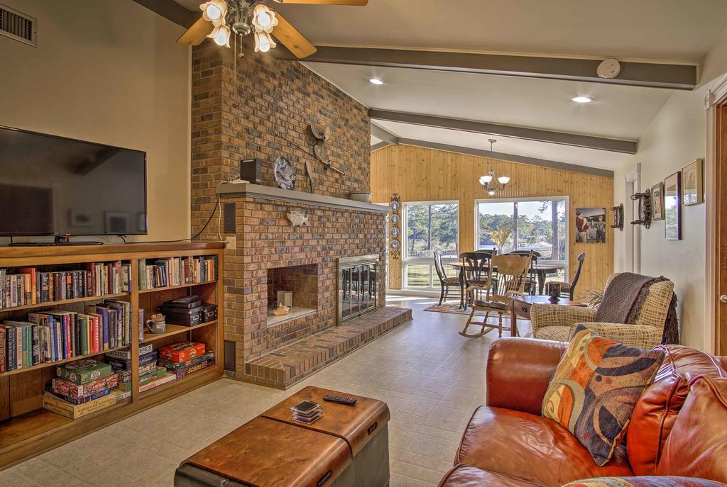 Waterfront Foley Home With Dock - 6 Mi To Beach! - thumb 2