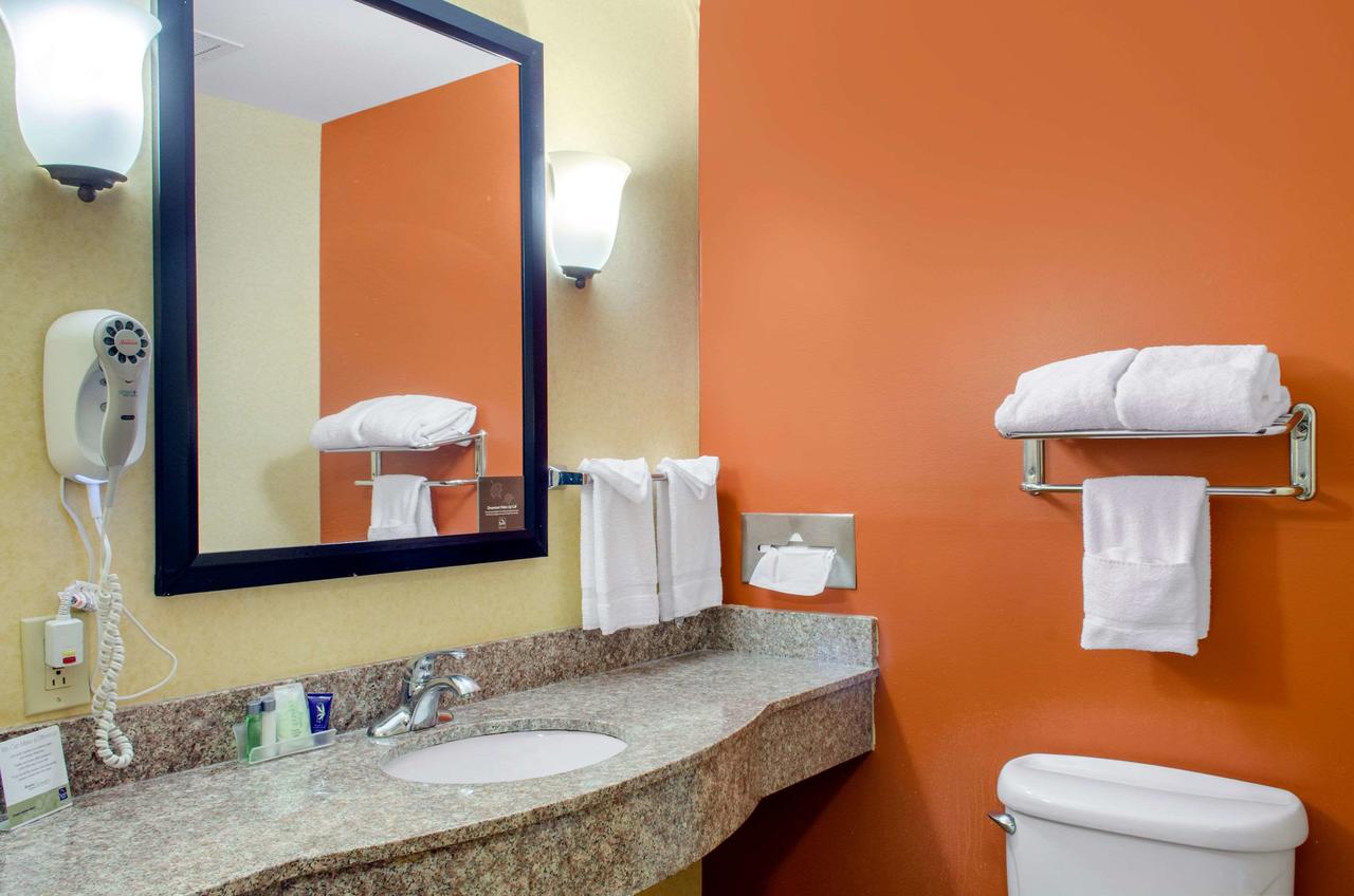 Sleep Inn & Suites East Chase - thumb 9