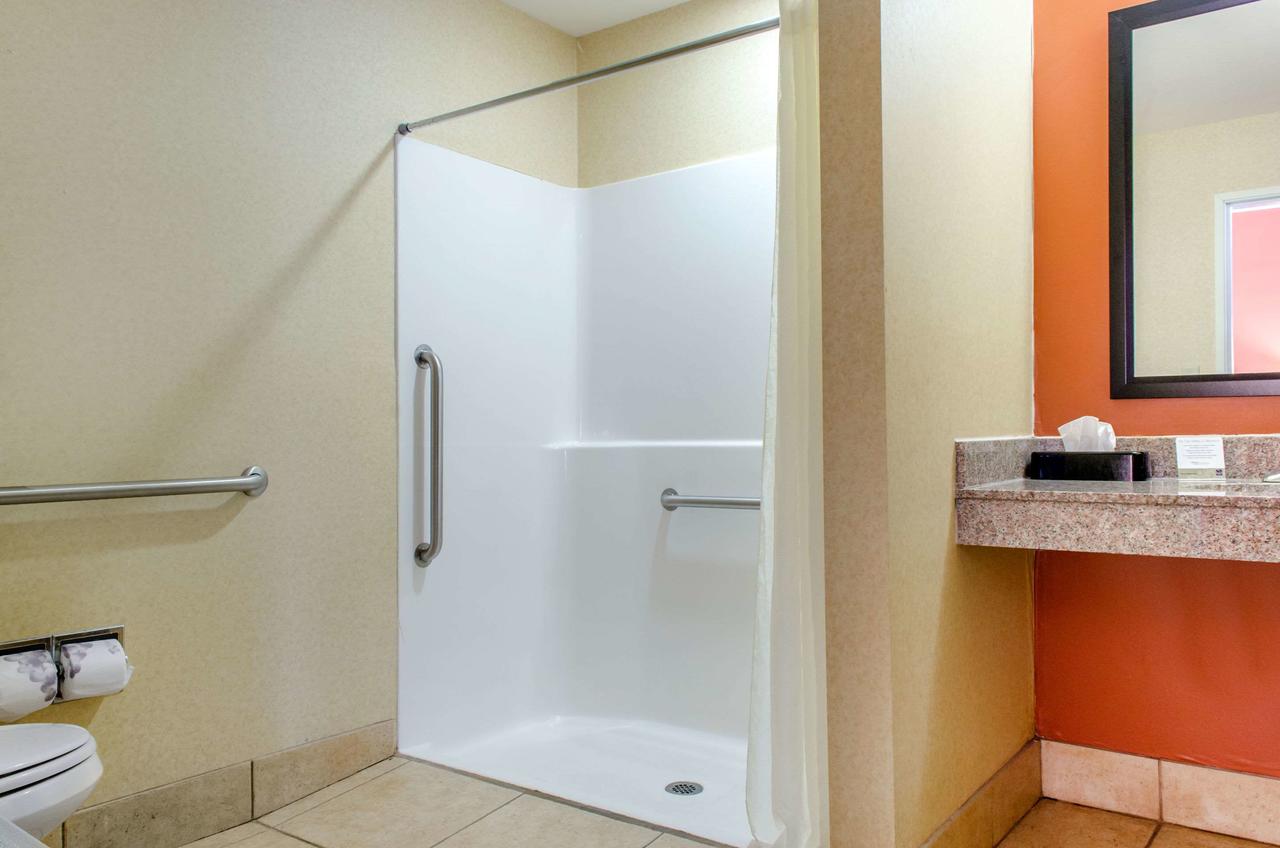 Sleep Inn & Suites East Chase - thumb 26