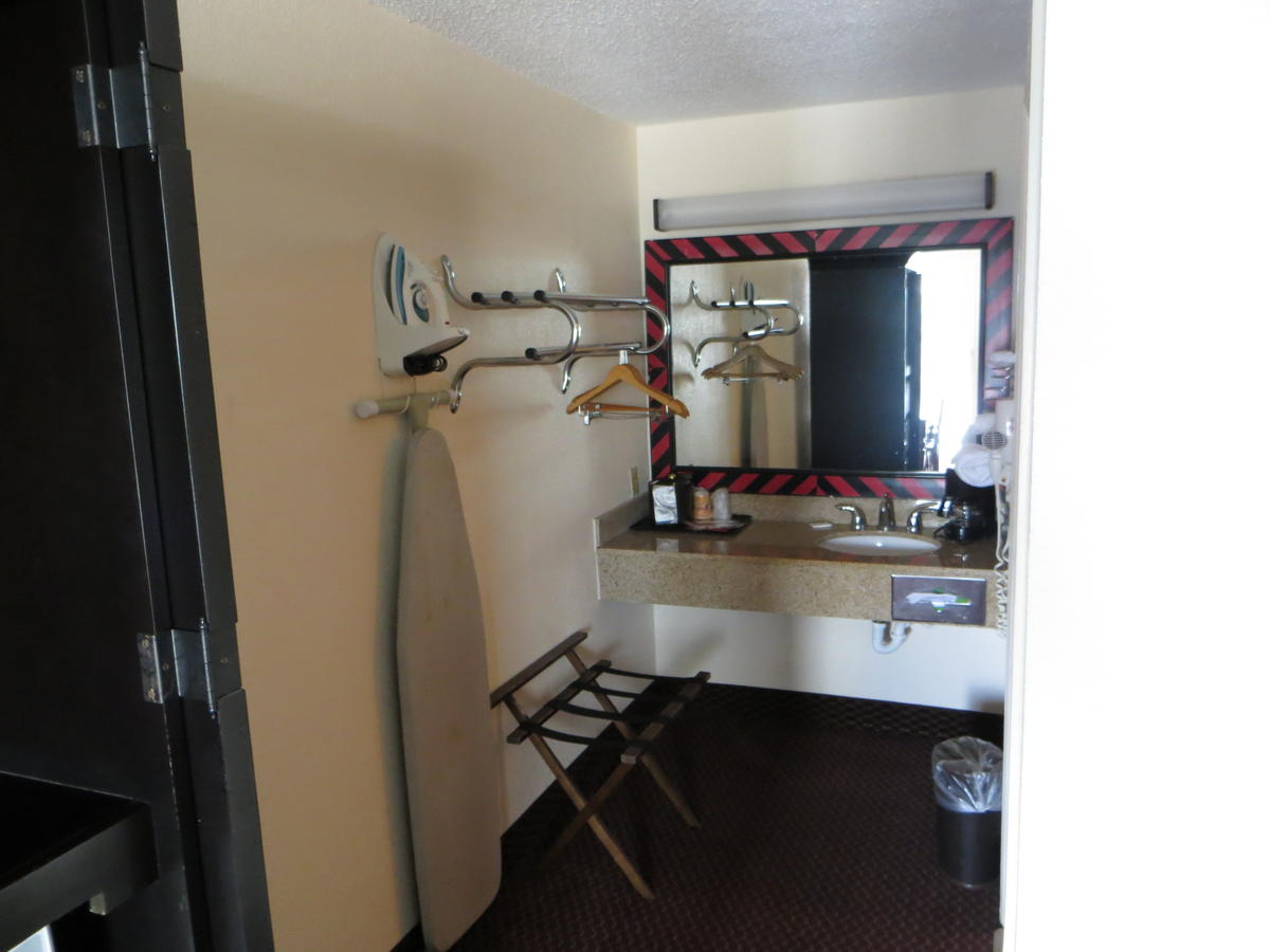 Super 8 By Wyndham Foley - thumb 16