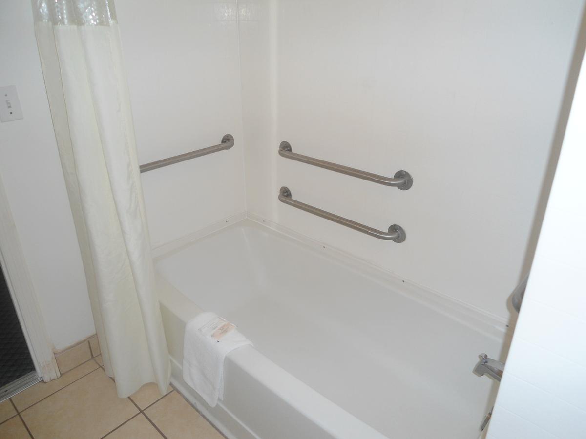 Super 8 By Wyndham Foley - thumb 8