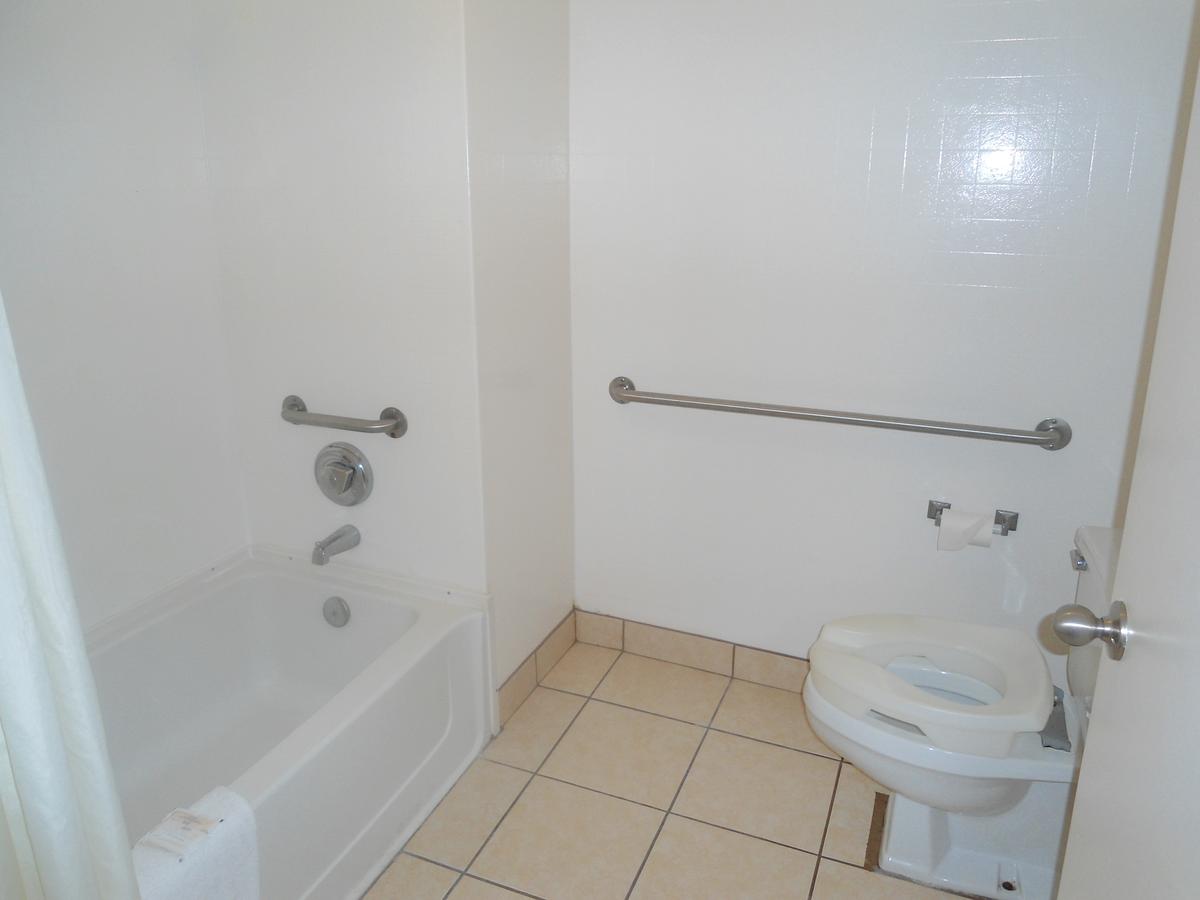 Super 8 By Wyndham Foley - thumb 9