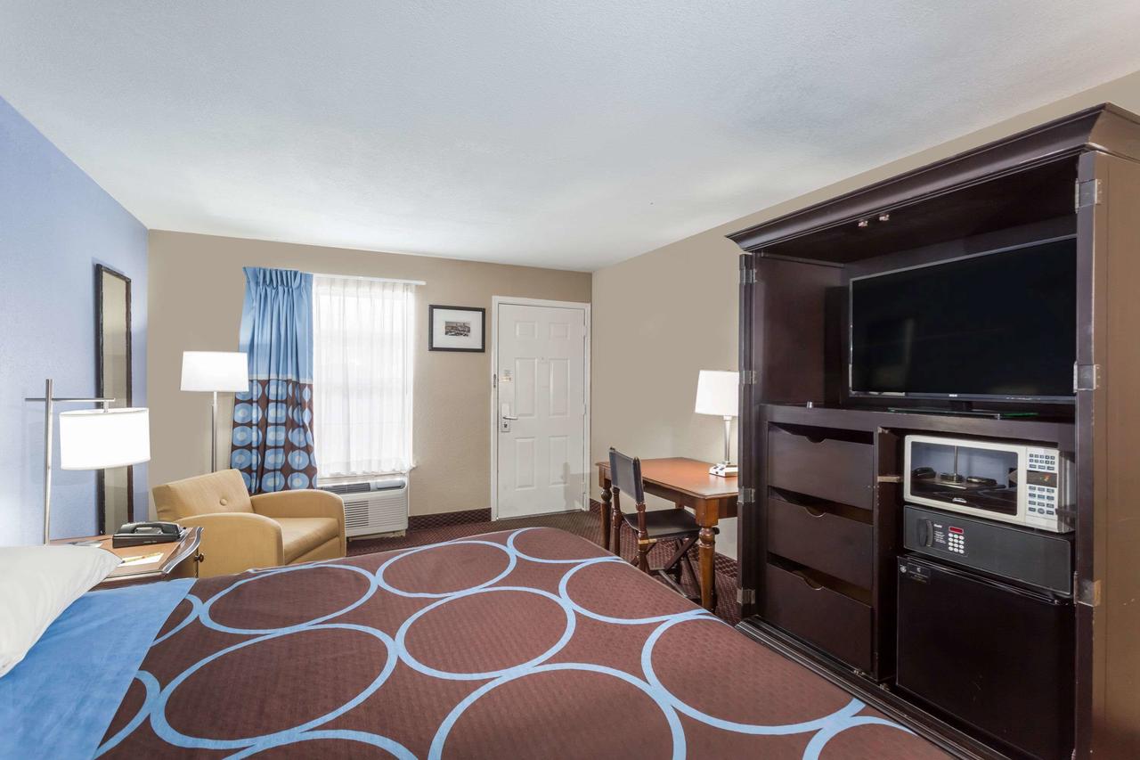 Super 8 By Wyndham Foley - thumb 31