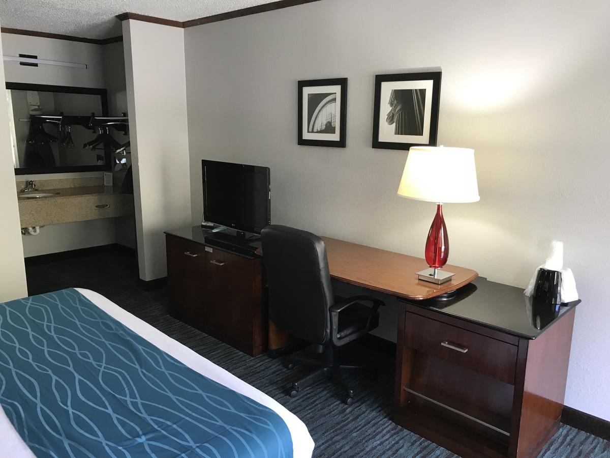 Riviera Inn - thumb 7