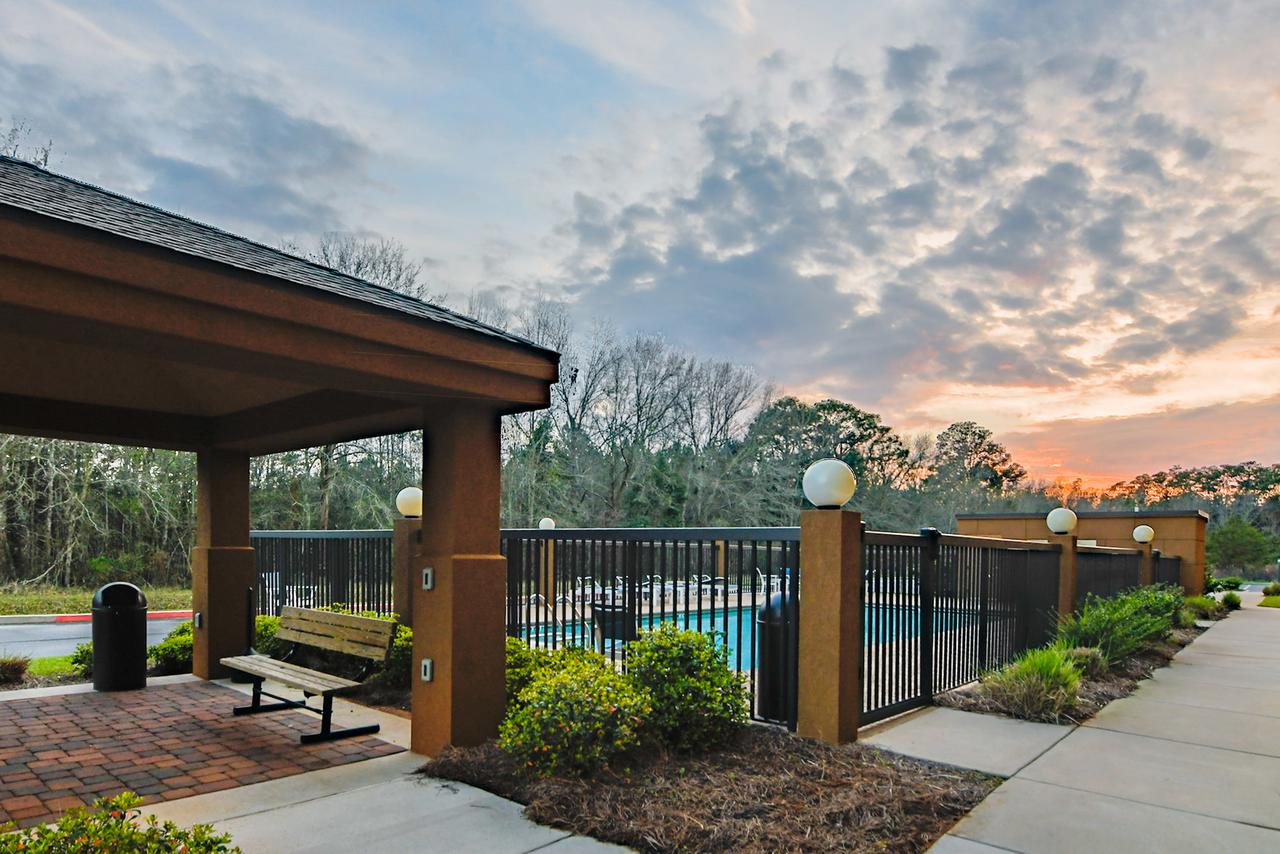 Hampton Inn Foley - thumb 1