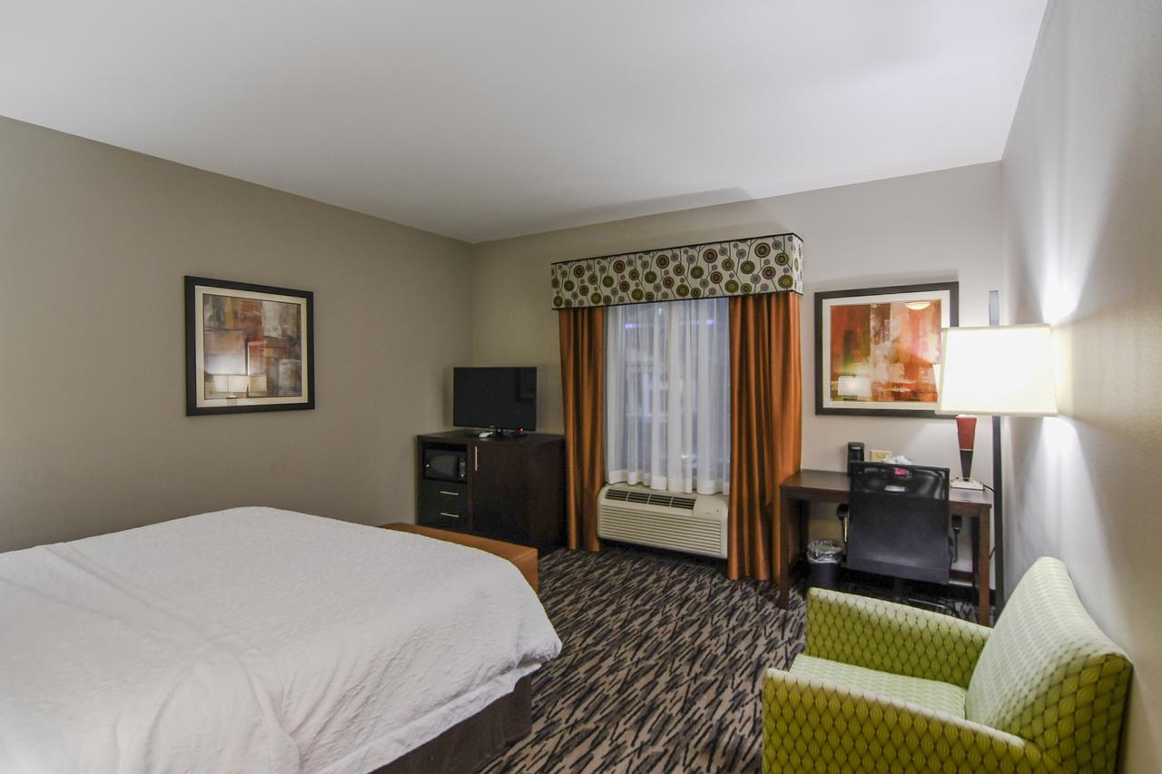 Hampton Inn Foley - thumb 40