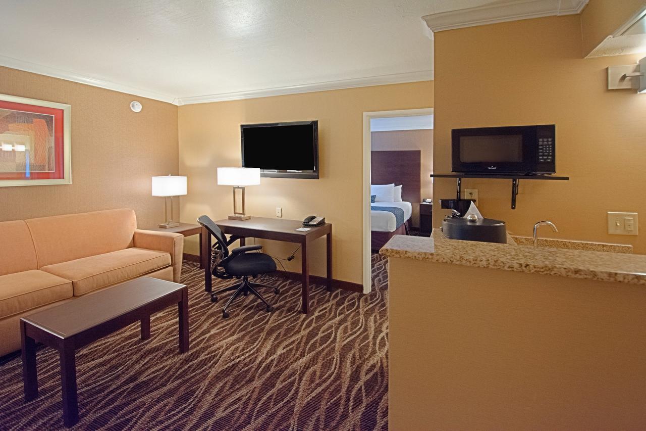 Hotel Tempe/Phoenix Airport InnSuites Hotel & Suites - thumb 14