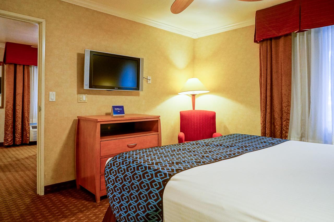 Hotel Tempe/Phoenix Airport InnSuites Hotel & Suites - thumb 10
