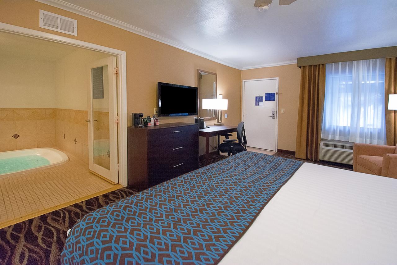 Hotel Tempe/Phoenix Airport InnSuites Hotel & Suites - thumb 17