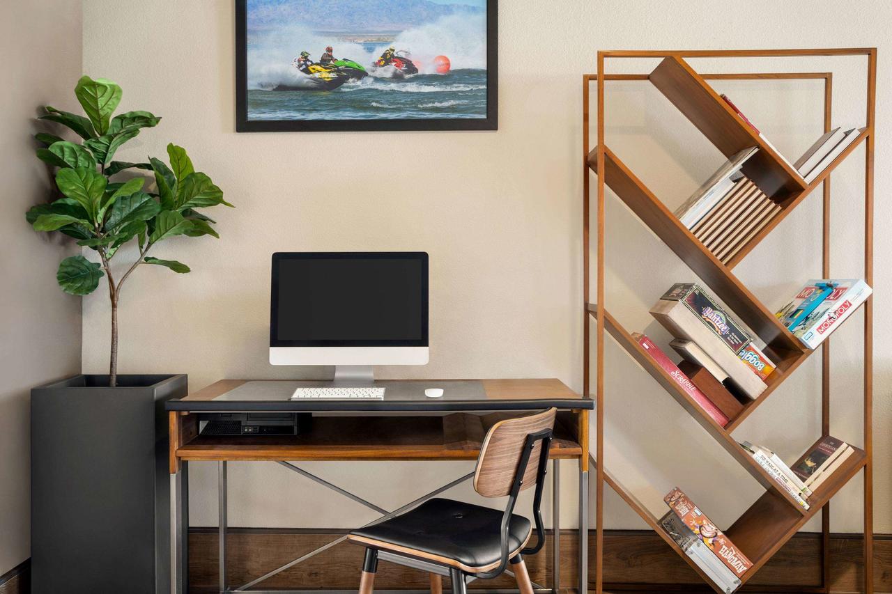 Travelodge By Wyndham Lake Havasu - thumb 20