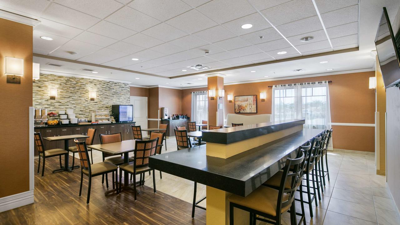 Best Western Plus Chandler Hotel & Suites - thumb 40