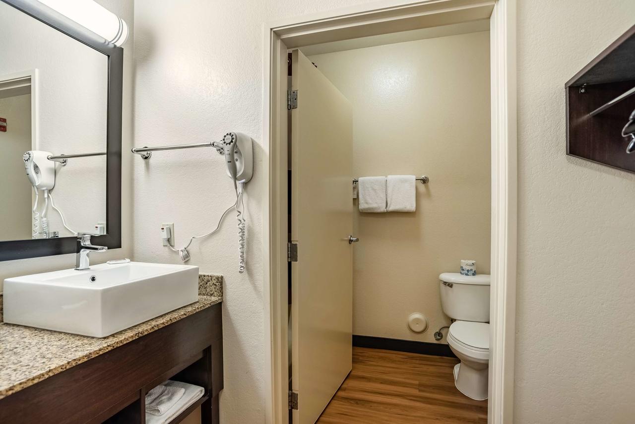 Red Roof Inn PLUS+ Tempe - Phoenix Airport - thumb 25