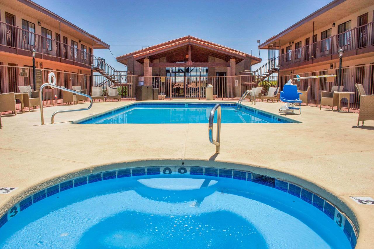 Quality Inn - thumb 7