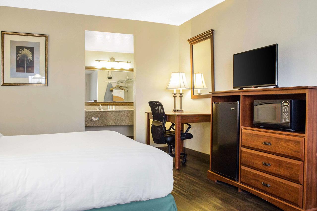 Quality Inn - thumb 19