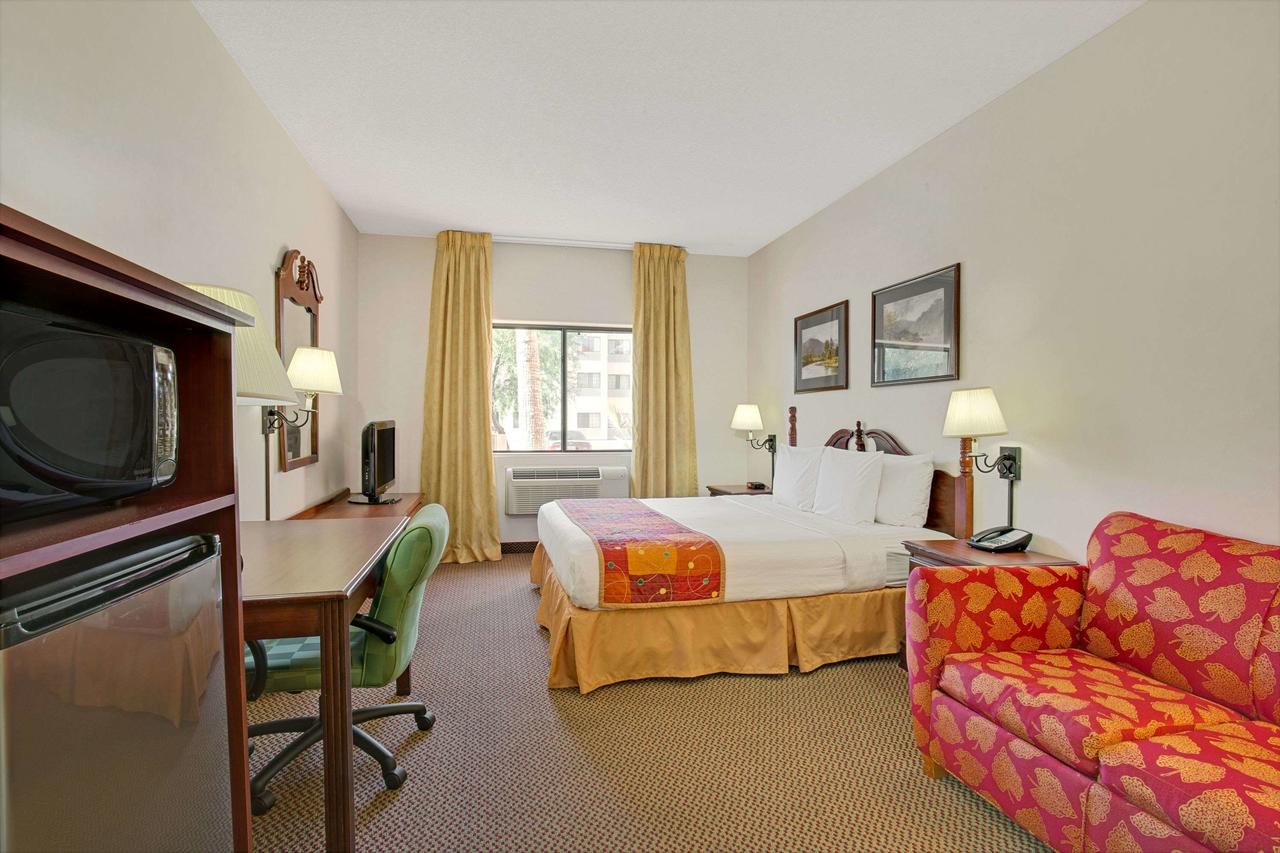 Baymont By Wyndham Tucson Airport - thumb 36