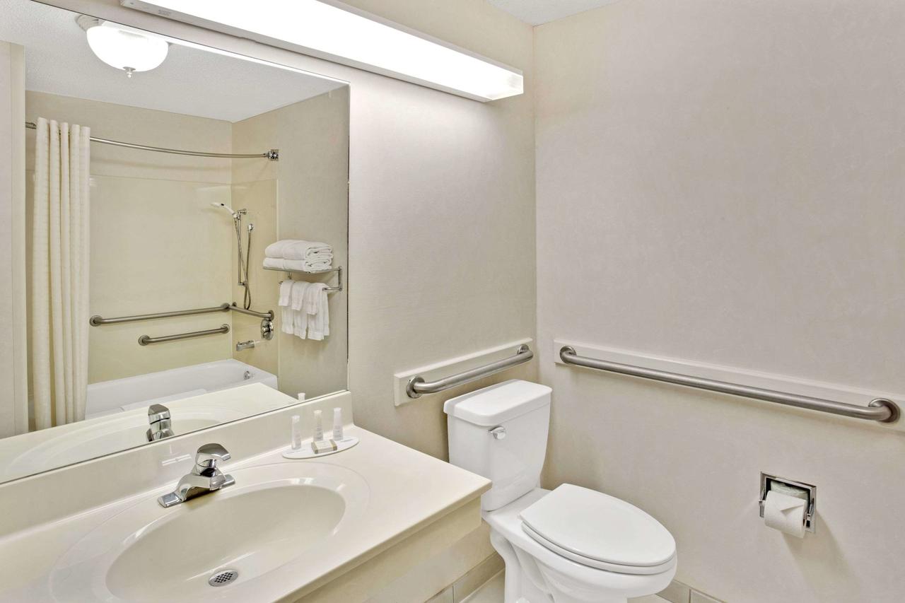 Baymont By Wyndham Tucson Airport - thumb 37