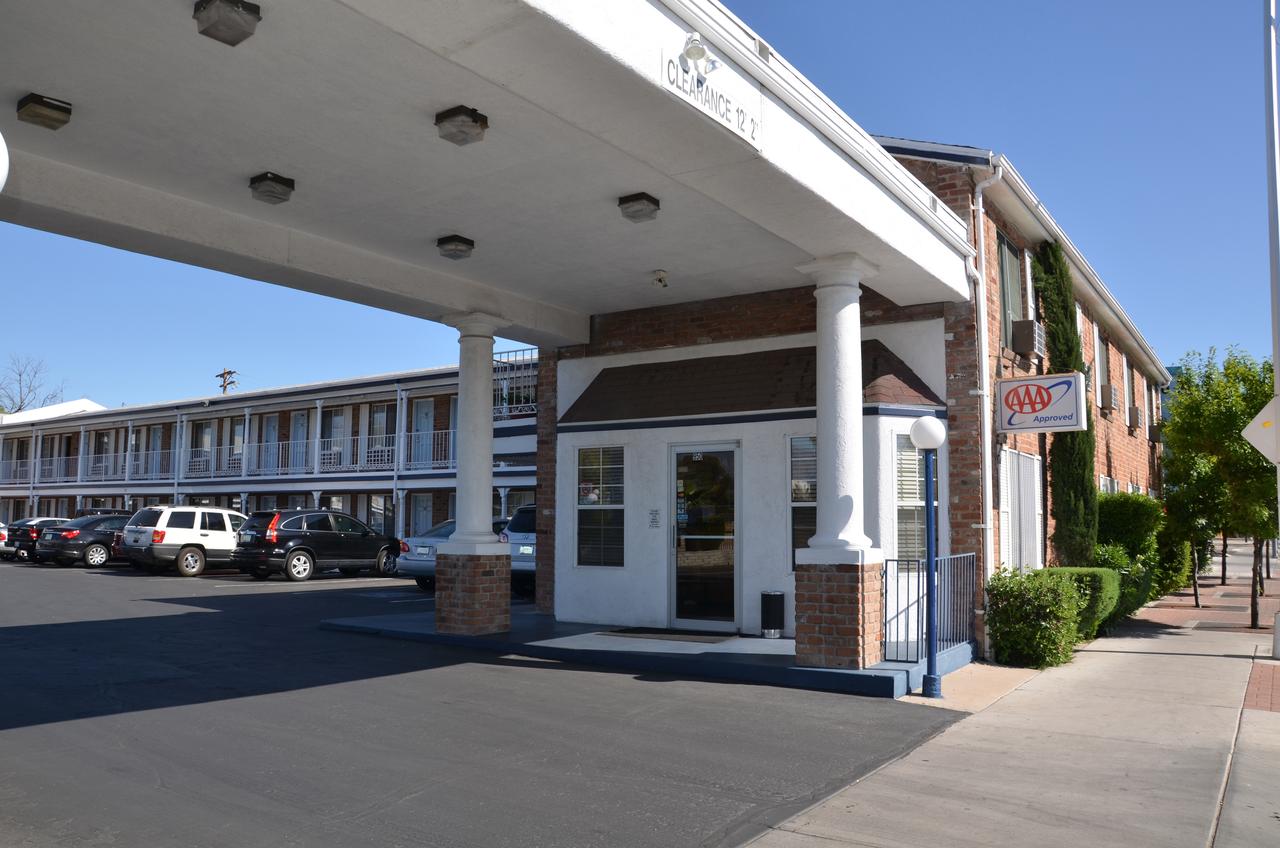 University Inn - thumb 36