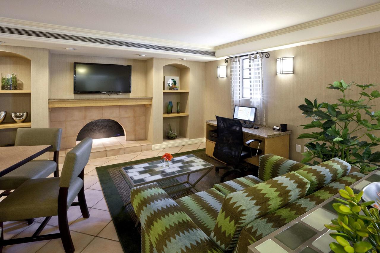 La Quinta Inn By Wyndham Phoenix Sky Harbor Airport - thumb 14