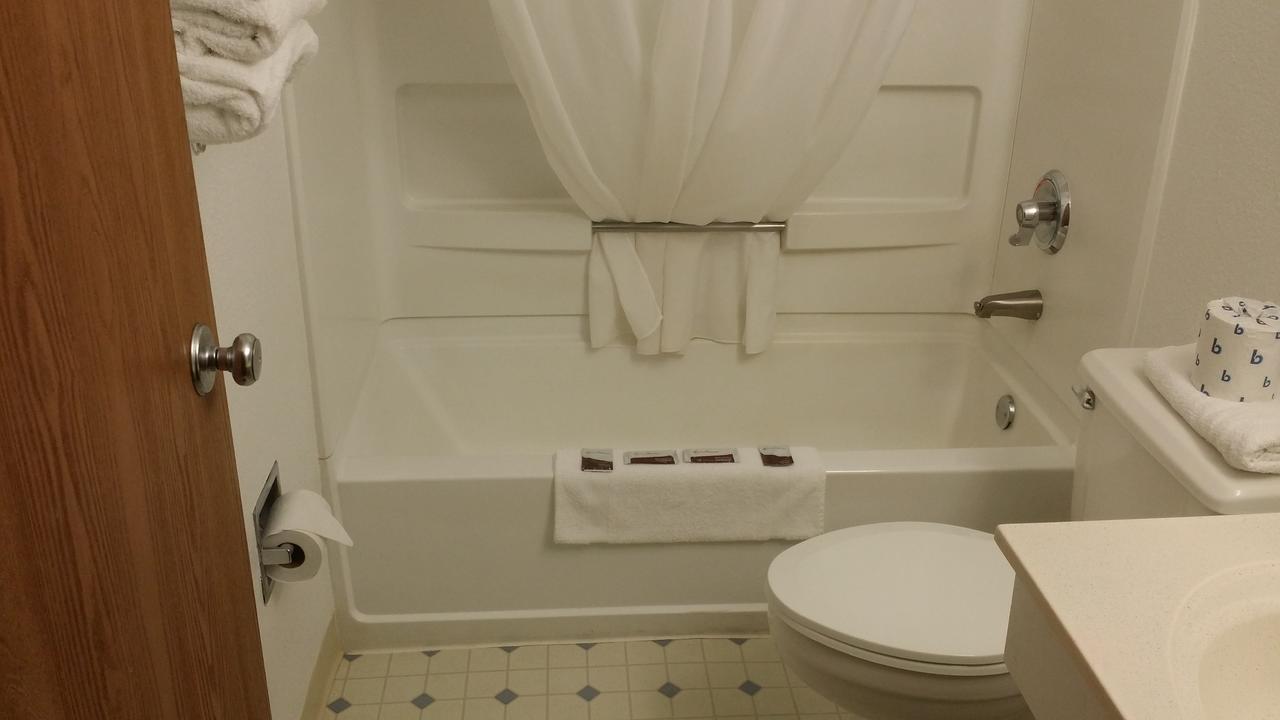 Americas Choice Inn & Suites - thumb 27