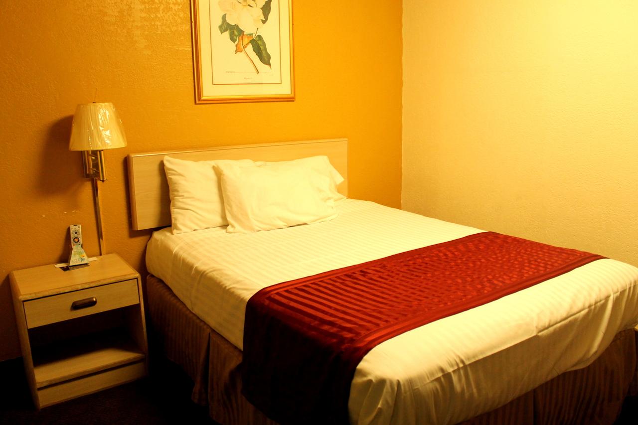 Budget Inn Parker - thumb 8