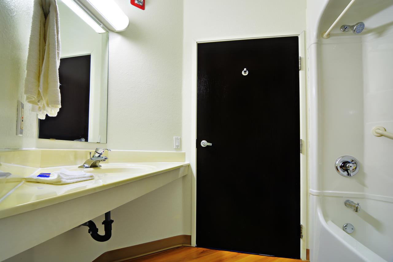 Motel 6 Benson - thumb 12