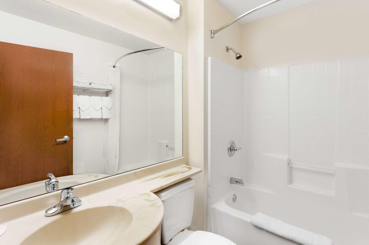 Microtel Inn & Suites By Wyndham Wellton - thumb 21