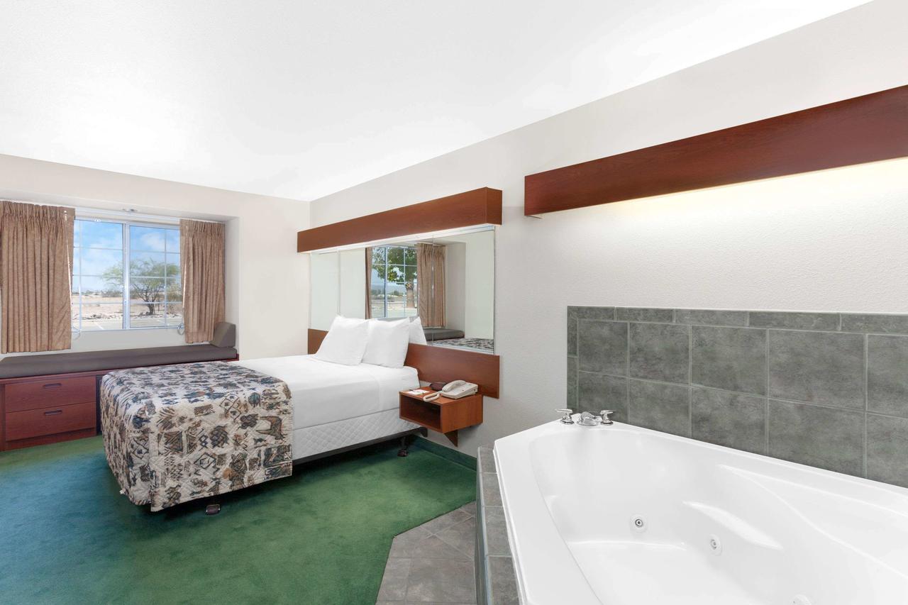 Microtel Inn & Suites By Wyndham Wellton - thumb 24