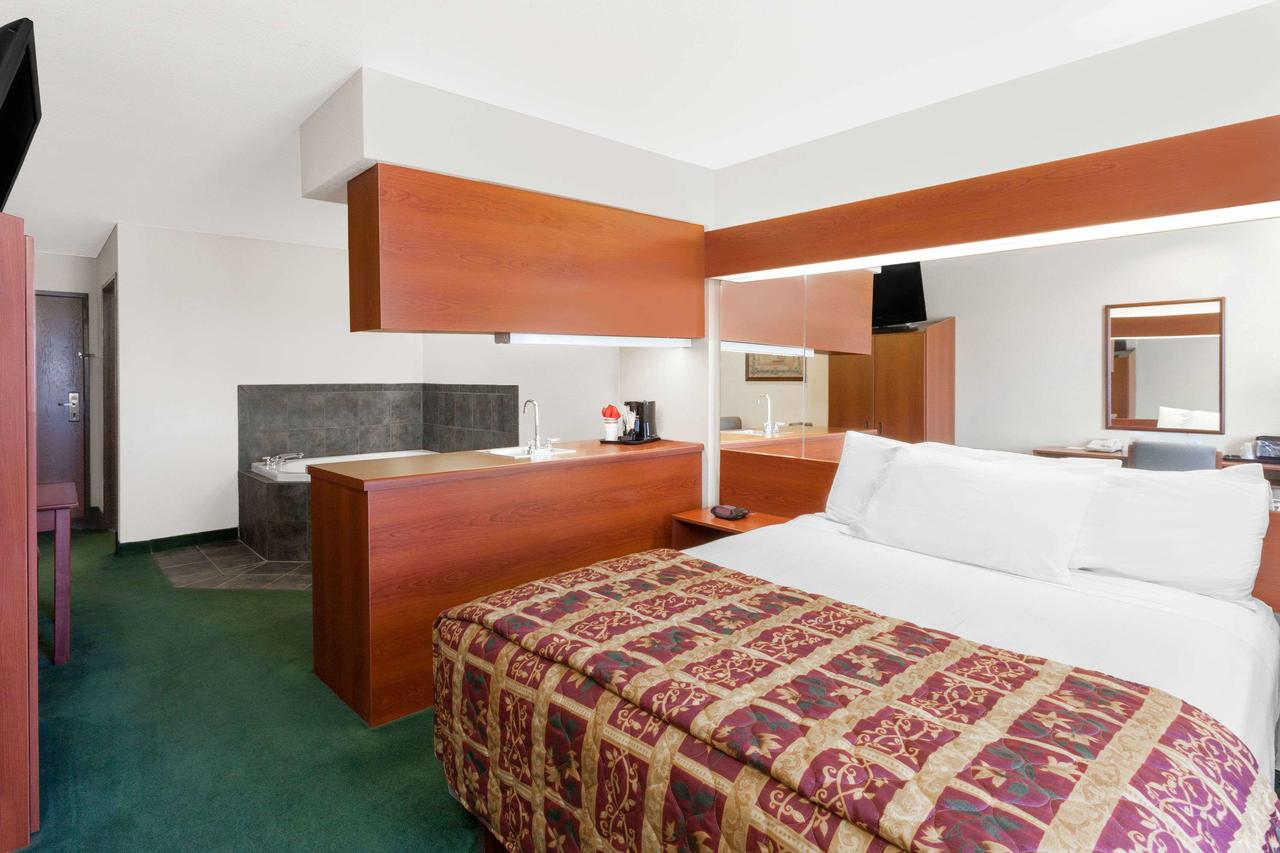 Microtel Inn & Suites By Wyndham Wellton - thumb 13