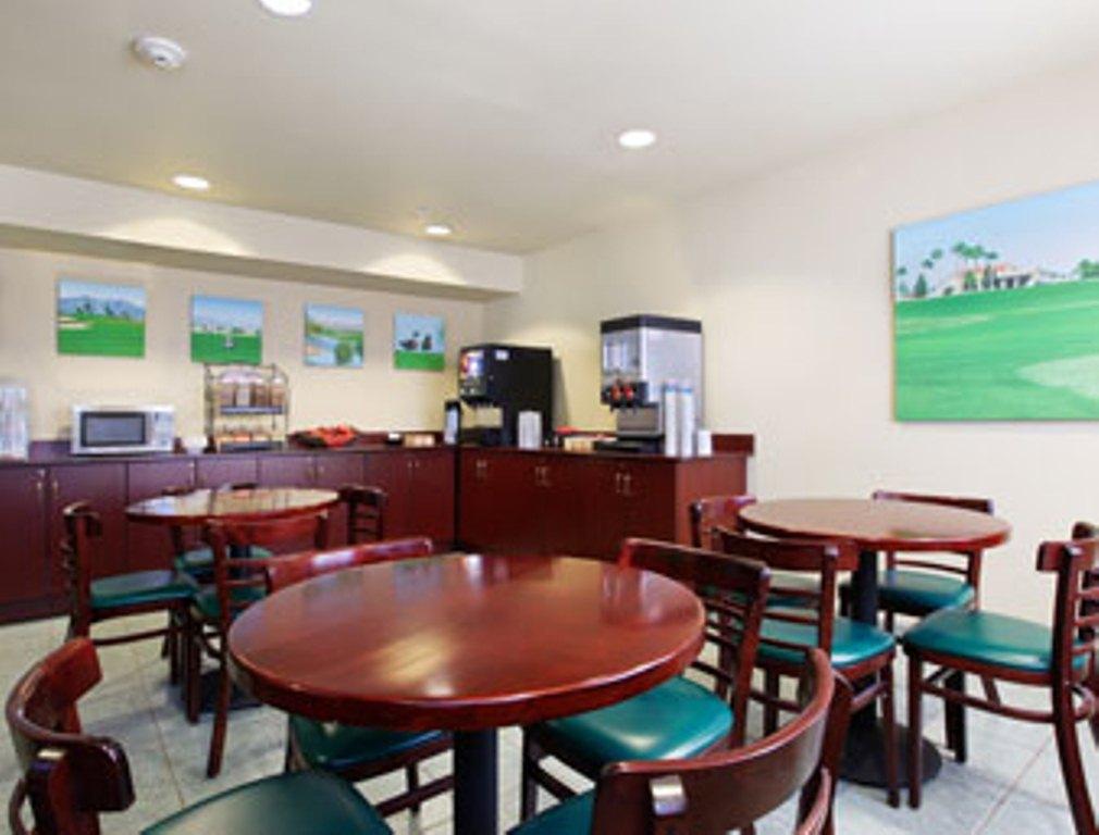 Microtel Inn & Suites By Wyndham Wellton - thumb 4