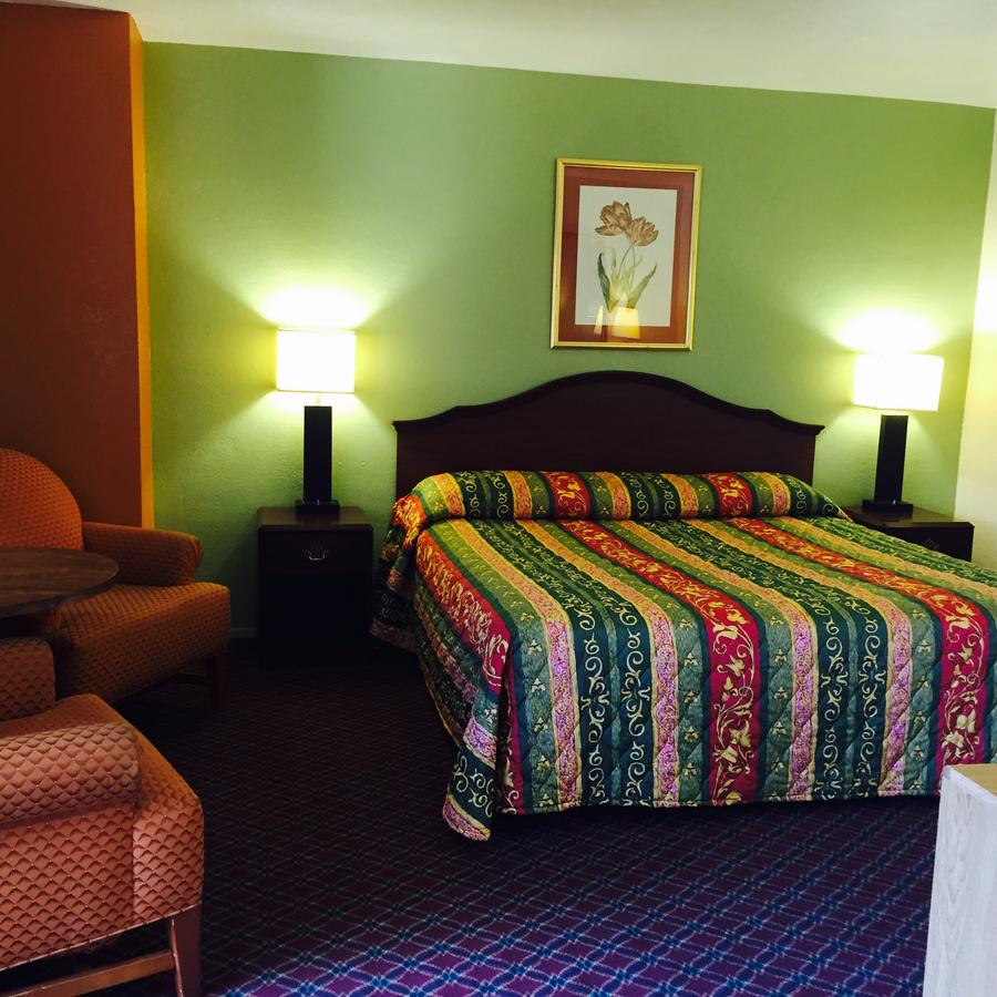Hacienda Motel - thumb 14