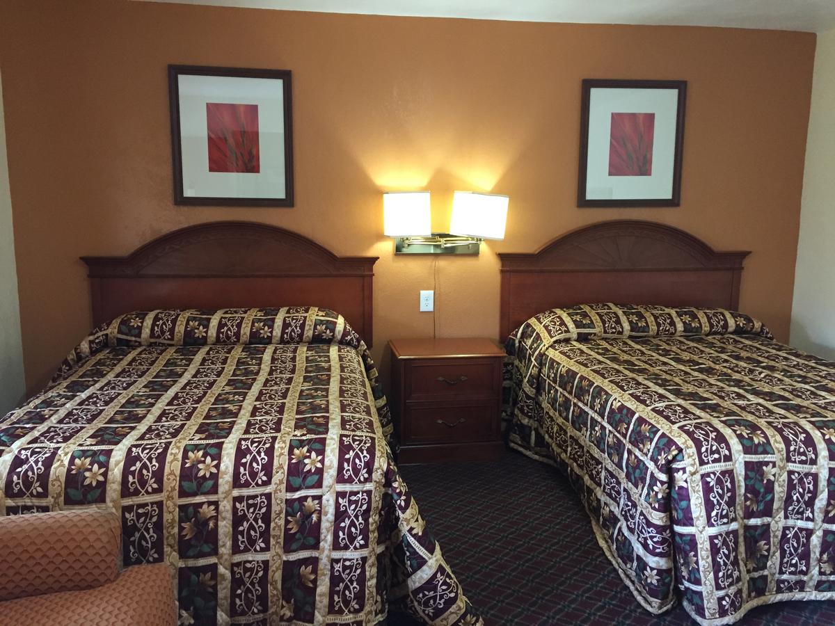 Hacienda Motel - thumb 22