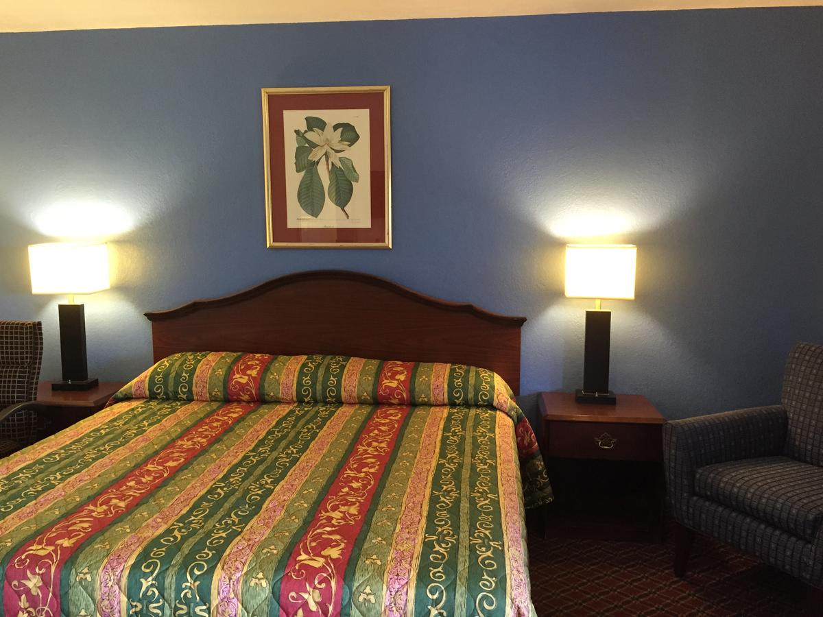 Hacienda Motel - thumb 24