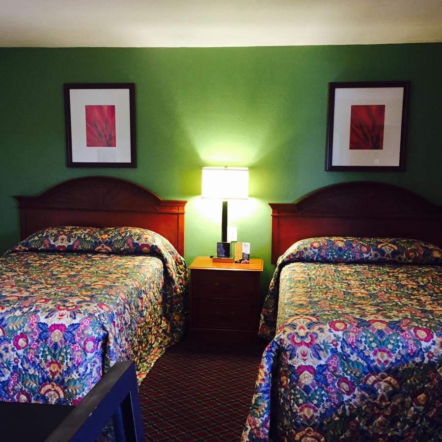 Hacienda Motel - thumb 20
