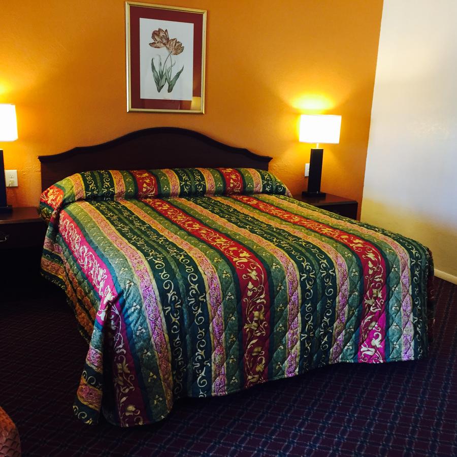 Hacienda Motel - thumb 12