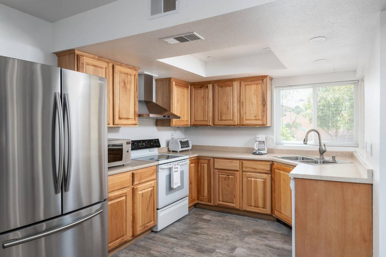 3BR Home In Mesa With Pool By WanderJaunt - thumb 3