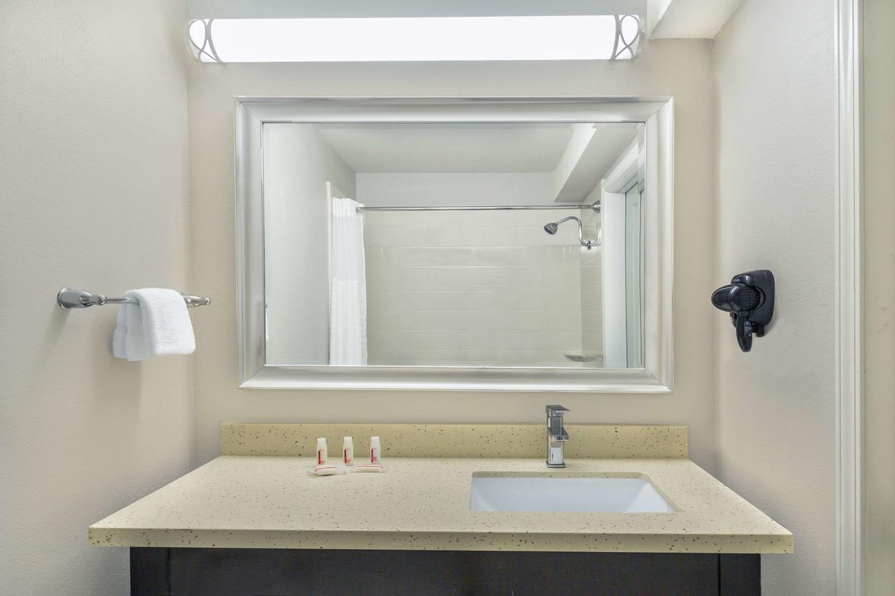 Comfort Inn & Suites - thumb 15