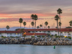 Oceanside Marina Suites - A Waterfront Hotel