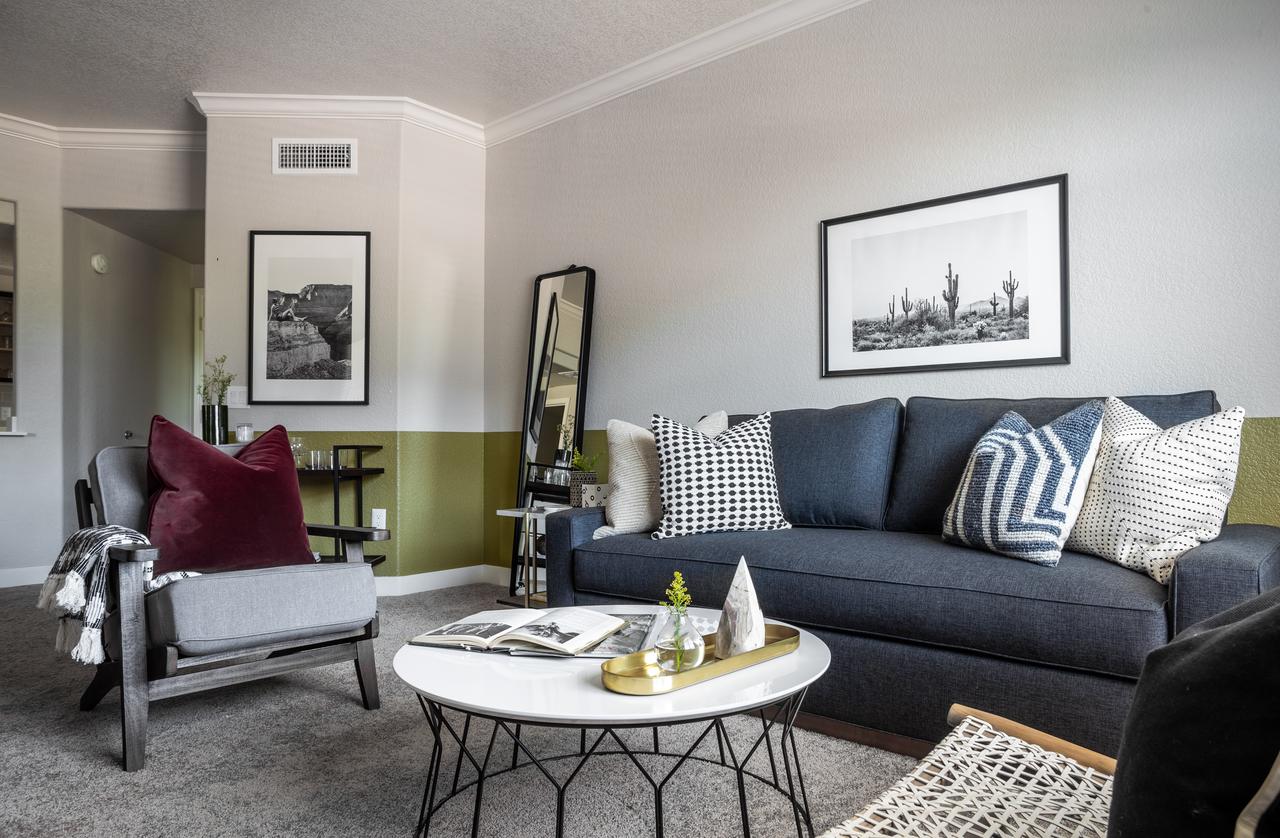 Stunning 2 Bedroom Apt 10 Min To Airport - thumb 29