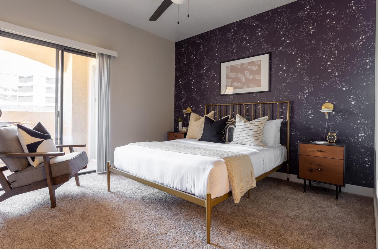 Stunning 2 Bedroom Apt 10 Min To Airport - thumb 17