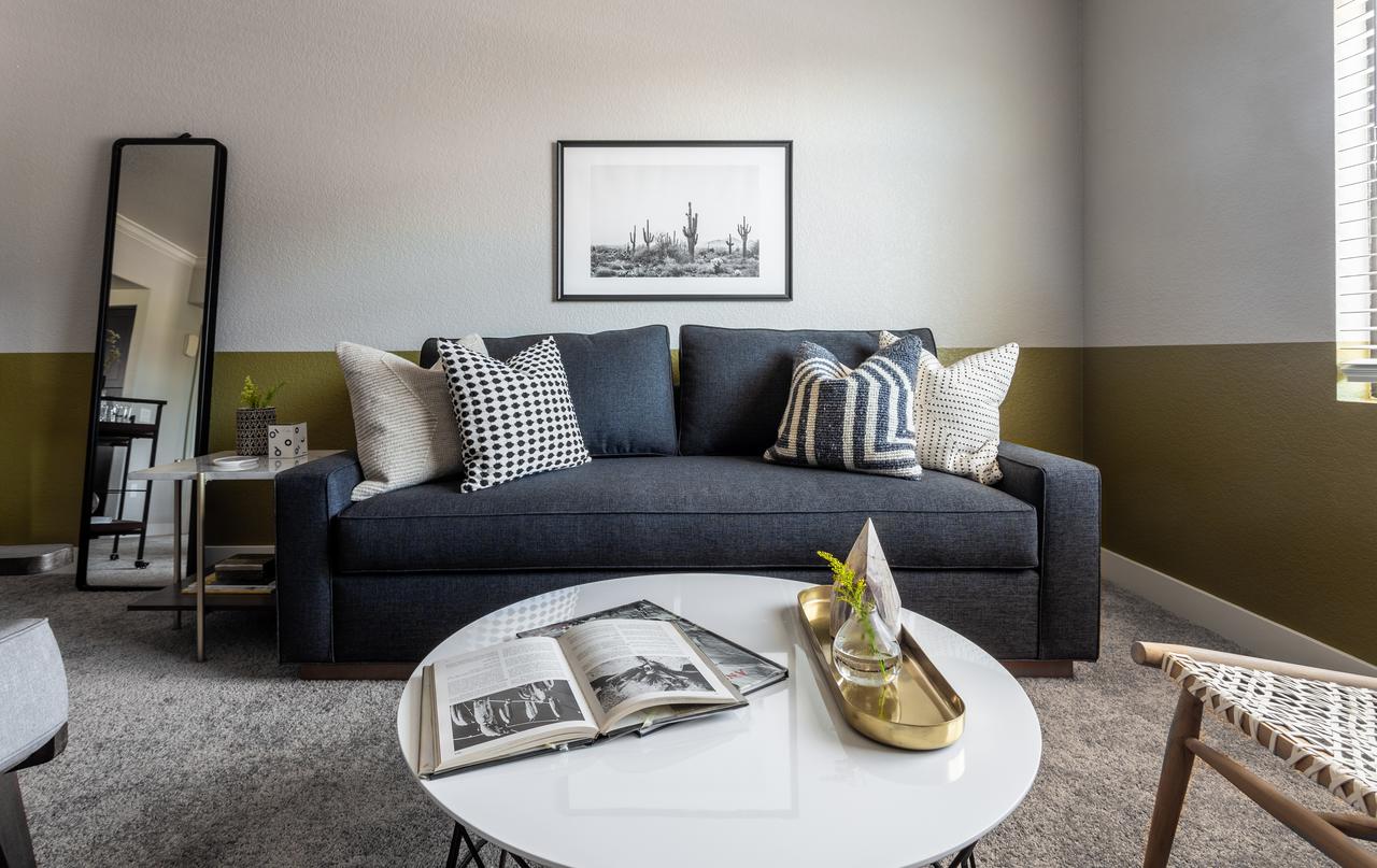 Stunning 2 Bedroom Apt 10 Min To Airport - thumb 22