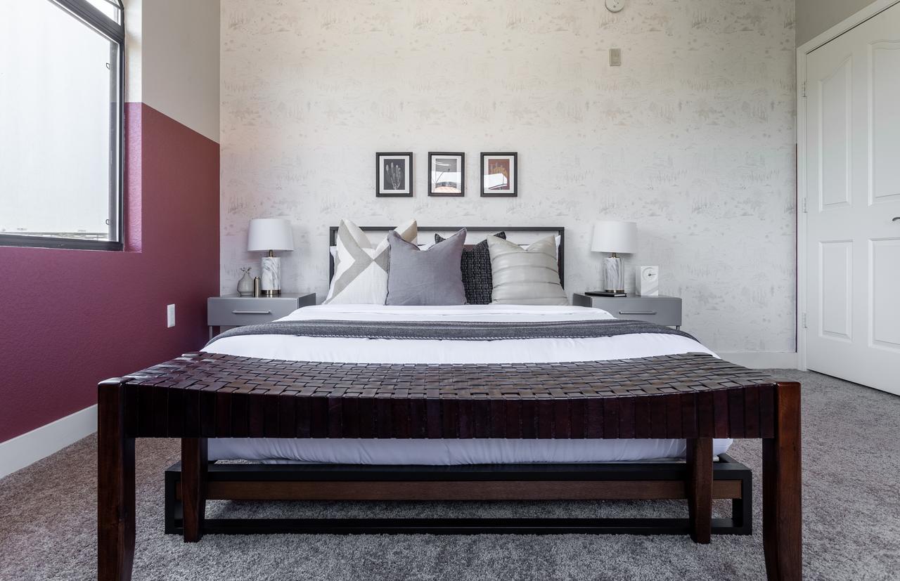 Stunning 2 Bedroom Apt 10 Min To Airport - thumb 20