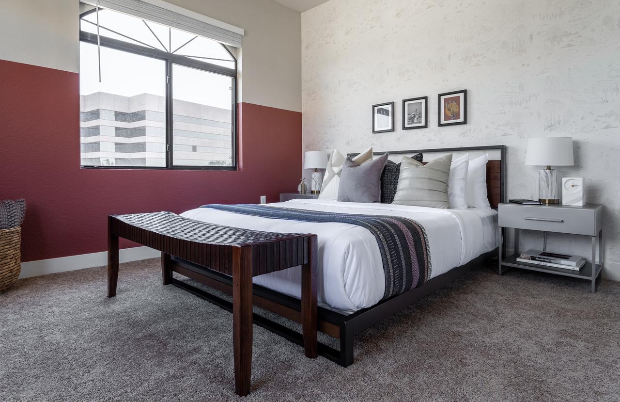 Stunning 2 Bedroom Apt 10 Min To Airport - thumb 28