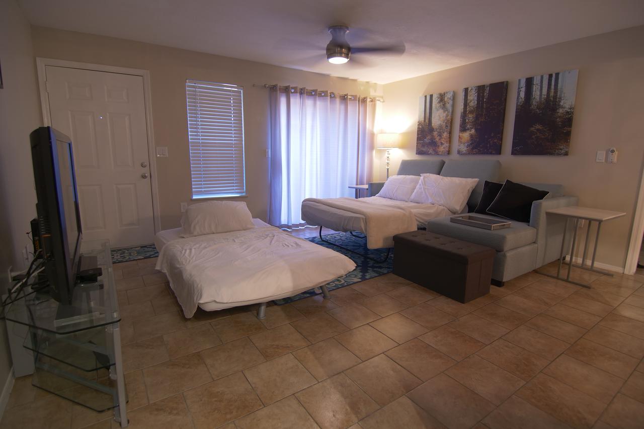 Cupcakes And Roses Condo - thumb 10