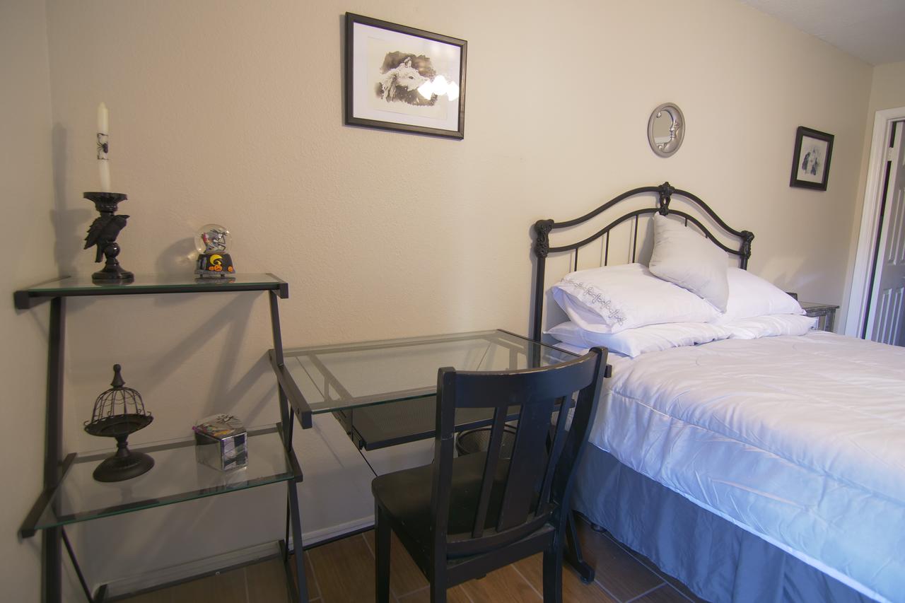 Cupcakes And Roses Condo - thumb 9