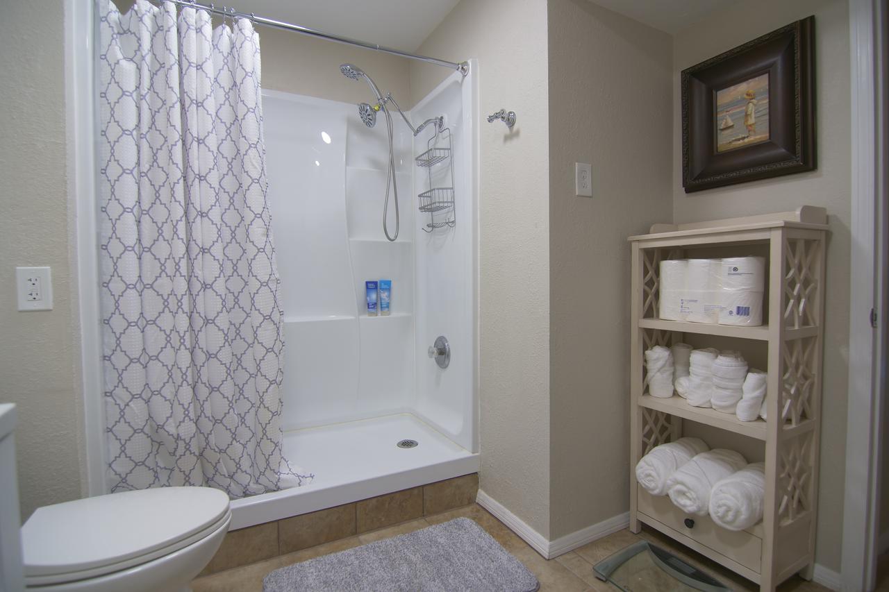 Cupcakes And Roses Condo - thumb 1