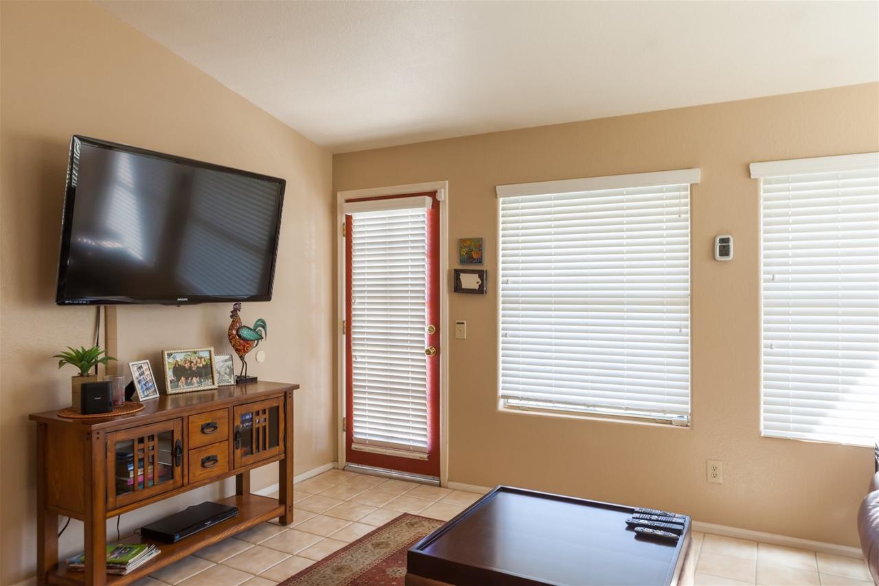 4 BR Ocotillo Home, Billiards, Golf & Lake Views - thumb 8